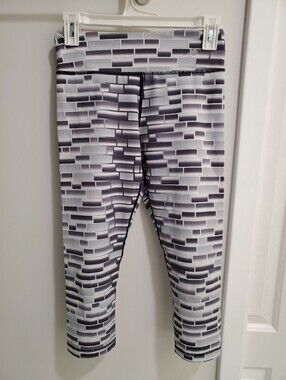 CompressionZ Brick-Print Active Leggings